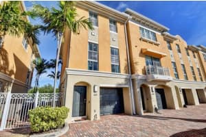 655 Casa Loma Boulevard, Boynton Beach, FL 33435 - MLS#R11074546