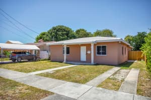 424 SW 64th Court, Miami, FL 33144 Sold 04/23/25