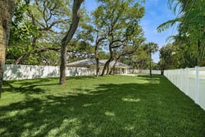 1615 E Camino Del Rio, Vero Beach, FL 32963 - MLS#R11074625