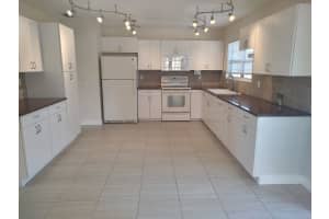 285 SW Bridgeport Drive, Port Saint Lucie, FL 34953 Sold 07/03/25