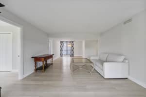 5344 Woodland Lakes Drive 120, Palm Beach Gardens, FL 33418 Sold 06/27/25