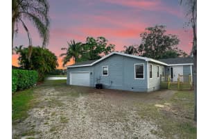 1701 SE Floresta Drive, Port Saint Lucie, FL 34983 Sold 08/01/25