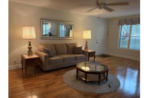 331 Sw South River Drive 107, Stuart