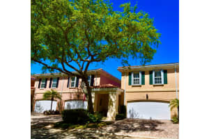 67 Tall Oaks Circle, Tequesta