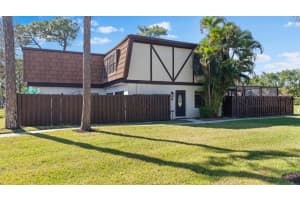154 Weybridge Circle B, Royal Palm Beach