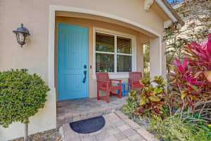 841 Palm Tree Lane, Haverhill, FL 33415 Sold 04/28/25