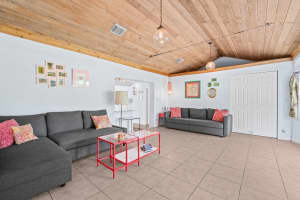 321 Lakeside Drive, Lake Worth Beach, FL 33460 - MLS#R11075088