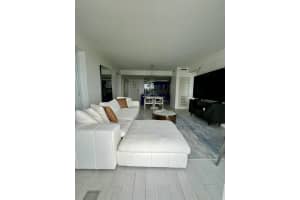 3101 Bayshore Dr Drive, Fort Lauderdale, FL 33304 - MLS#R11075106