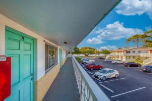 2102 Lake Osborne Drive 19, Lake Worth Beach, FL 33461 Sold 05/27/25