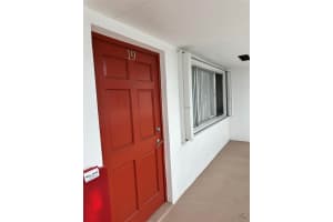 2020 Lake Osborne Drive 19, Lake Worth Beach, FL 33461 Sold 09/25/25