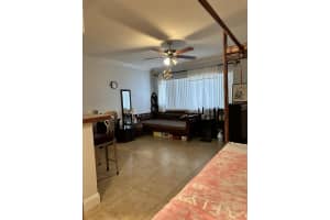 2020 Lake Osborne Drive 19, Lake Worth Beach, FL 33461 Sold 09/25/25