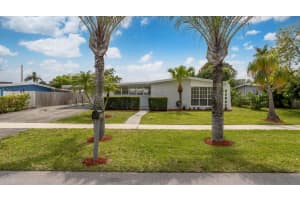 337 Pinehurst Road, Palm Springs, FL 33461 Sold 05/07/25