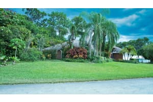 2312 SW Kent Circle, Port Saint Lucie, FL 34953 - MLS#R11075317