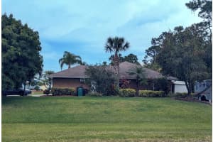 2312 SW Kent Circle, Port Saint Lucie, FL 34953 - MLS#R11075317