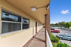8821 Sunrise Lakes Boulevard 203, Sunrise, FL 33322 Sold 09/05/25