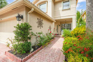 5029 Starblaze Drive, Greenacres, FL 33463 Sold 05/08/25