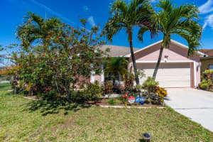435 SW Ridgecrest Drive, Port Saint Lucie, FL 34953 Sold 07/09/25