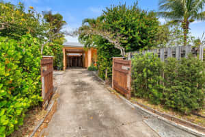 227 35th Street, West Palm Beach, FL 33407 Sold 04/25/25