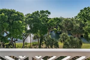 601 N Swim Club Drive Pha, Vero Beach, FL 32963 - MLS#R11075570