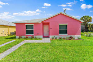 545 Lilac Court, West Palm Beach, FL 33407 Sold 05/21/25