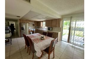 15 5th Avenue, Vero Beach, FL 32962 Sold 05/05/25