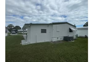 322 S Erie Dr, Fort Pierce, FL 34946 - MLS#R11075747