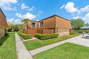 907 9th Lane, Greenacres, FL 33463 Sold 06/03/25