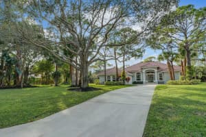 8261 Man O War Road, Palm Beach Gardens, FL 33418 Sold 03/28/25