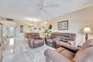 2951 NW 46th Avenue 403, Lauderdale Lakes, FL 33313 - MLS#R11076088