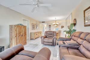 2951 NW 46th Avenue 403, Lauderdale Lakes, FL 33313 - MLS#R11076088