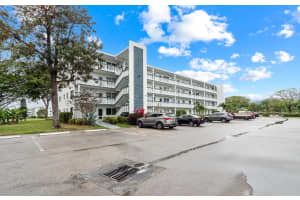 3017 Farnham N 3017, Deerfield Beach, FL 33442 - MLS#R11076100