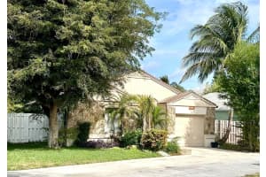 11 Mayfield Way, Boynton Beach