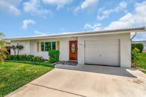 1702 SW 14th Avenue, Boynton Beach, FL 33426 - MLS#R11076135