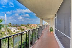 109 Paradise Harbour Boulevard 508, North Palm Beach