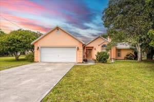 1861 Se Dranson Circle, Port Saint Lucie