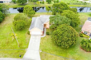 1861 SE Dranson Circle, Port Saint Lucie, FL 34952 - MLS#R11076239