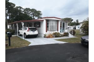 2 Oneida Circle, Fort Pierce, FL 34946 Sold 07/04/25