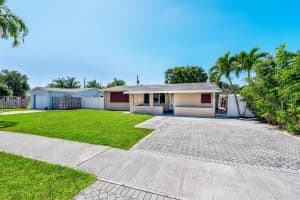 271 SE 8th Avenue, Deerfield Beach, FL 33441 - MLS#R11076281