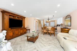 2974 SE Lexington Lakes Drive, Stuart, FL 34994 - MLS#R11076309