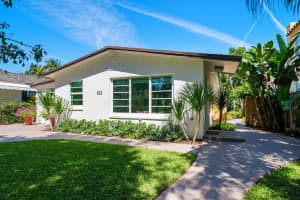 833 Avon Road, West Palm Beach, FL 33401 Sold 10/30/25