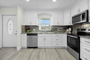 596 Laconia Circle, Lake Worth, FL 33467 Sold 06/12/25
