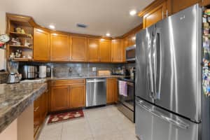 110 Greenbrier B, West Palm Beach, FL 33417 - MLS#R11076419