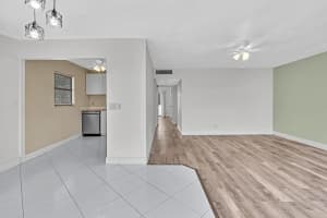 365 Flanders H H, Delray Beach, FL 33484 - MLS#R11076457