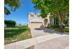 104 Devonshire Circle, Wellington, FL 33414 Sold 05/15/25