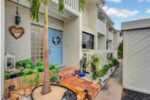 716 NE 20th Lane, Boynton Beach, FL 33435 - MLS#R11076663