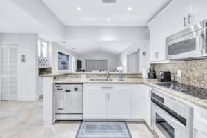 351 Club 210 Circle 210, Boca Raton, FL 33487 - MLS#R11076739