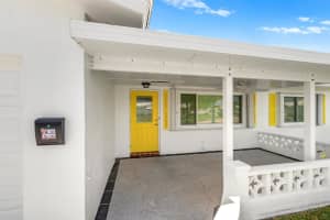 2198 SW 12th Avenue, Boynton Beach, FL 33426 - MLS#R11077040