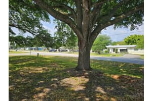 809 SE 8th Ave Avenue, Okeechobee, FL 34974 - MLS#R11077182