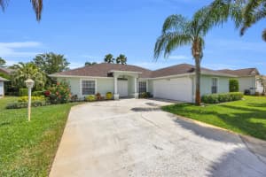 4820 48th Avenue, Vero Beach, FL 32967 - MLS#R11077278
