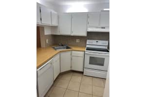 719 Sunny Pine Way H1, Greenacres, FL 33415 Sold 05/23/25